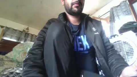 Snapshot of its_me_2323 chatting on April 2026 04:43:02 AM its_me_2323 online show from April 2026 04:43:02 AM