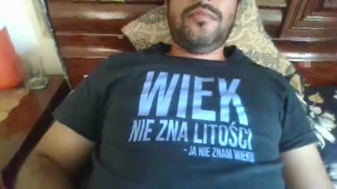 Snapshot of its_me_2323 chatting on May 2026 04:43:02 AM its_me_2323 online show from May 2026 04:43:02 AM