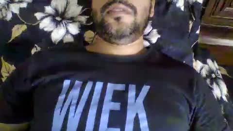 Snapshot of its_me_2323 chatting on May 2026 05:03:01 AM its_me_2323 online show from May 2026 05:03:01 AM