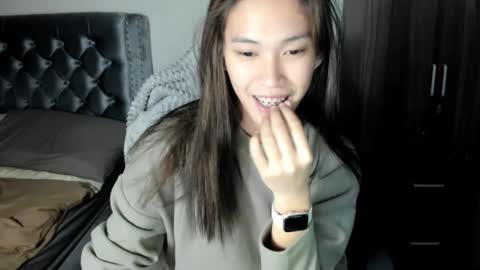 Snapshot of its_me_cora chatting on February 2025 08:02:02 PM Cora online show from February 2025 08:02:02 PM