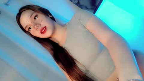 EZZIE online show from January 2025 05:40:02 PM