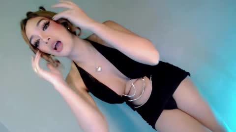 Pixie online show from February 2025 10:52:02 PM