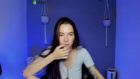 Snapshot of itscamill chatting on January 2025 02:15:01 AM camill online show from January 2025 02:15:01 AM