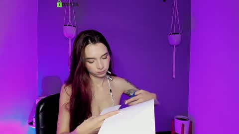 Snapshot of itscamill chatting on January 2025 01:05:02 AM camill online show from January 2025 01:05:02 AM