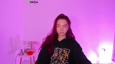 Snapshot of itscamill chatting on December 2025 02:07:02 AM camill online show from December 2025 02:07:02 AM