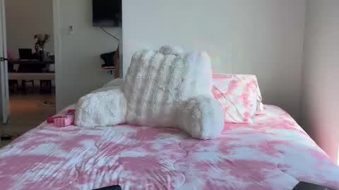 Snapshot of itscaylawatsun chatting on November 2025 06:30:01 PM itscaylawatsun online show from November 2025 06:30:01 PM