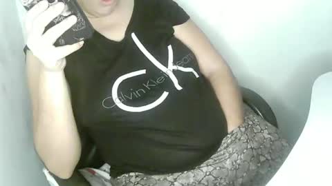 Snapshot of itsfoxxy chatting on February 2026 07:40:01 AM Foxy online show from February 2026 07:40:01 AM