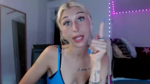 Snapshot of itsirelandbby chatting on April 2026 06:14:02 PM itsirelandbby online show from April 2026 06:14:02 PM