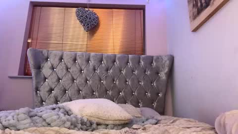 Lola online show from December 2024 09:46:01 PM