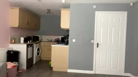 Lola online show from September 2025 01:12:02 PM