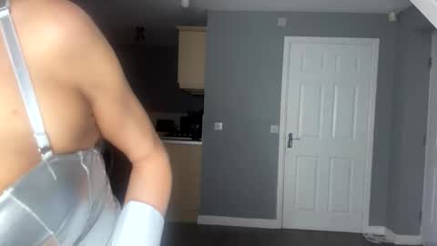 Lola online show from October 2025 05:25:02 PM