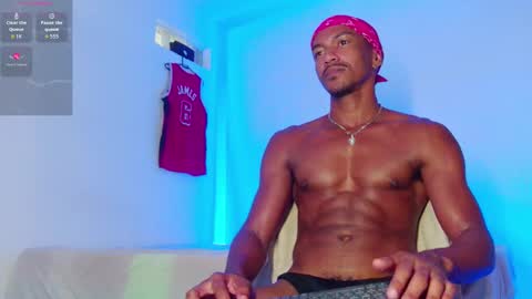 Snapshot of itsmikenoir chatting on September 2025 06:55:02 PM Limited offer 50 online show from September 2025 06:55:02 PM