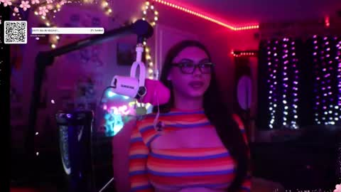 Nicki Foxx online show from October 2025 03:54:02 AM