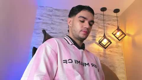 ITSWOLFINE online show from February 2026 08:34:01 PM