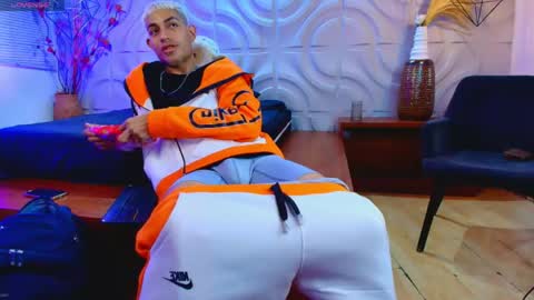 itszairen online show from April 2026 01:14:02 AM
