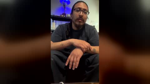 Frederect Cumms online show from April 2026 10:40:02 PM