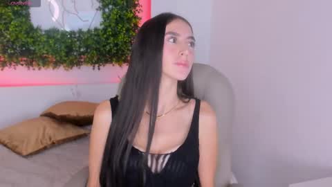 Snapshot of itzel_geneva chatting on February 2026 12:11:01 PM Itzel online show from February 2026 12:11:01 PM