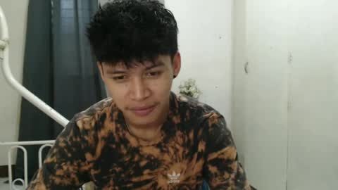 Snapshot of itzme_john chatting on June 2026 05:01:01 AM itzme_john online show from June 2026 05:01:01 AM