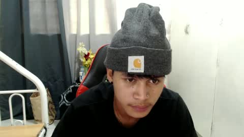 Snapshot of itzme_john chatting on June 2026 03:27:02 AM itzme_john online show from June 2026 03:27:02 AM
