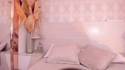 Ivannaanggel online show from June 2026 01:03:01 PM