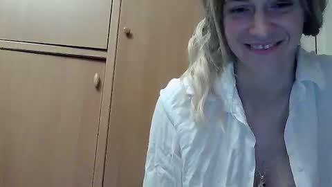 Snapshot of ivetta911 chatting on November 2025 02:28:02 PM ivetta911 online show from November 2025 02:28:02 PM