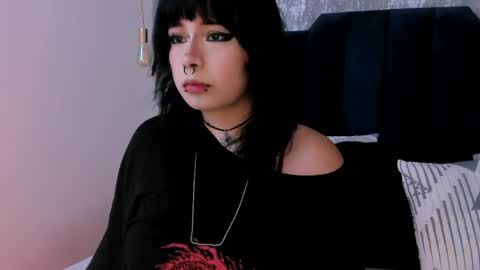 Snapshot of ivi_jones_ chatting on May 2026 06:13:01 PM Ivi jones online show from May 2026 06:13:01 PM