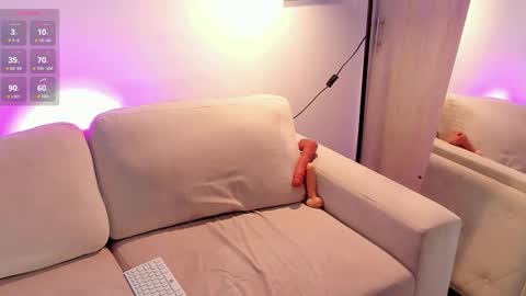 Ivon online show from September 2025 02:25:01 AM