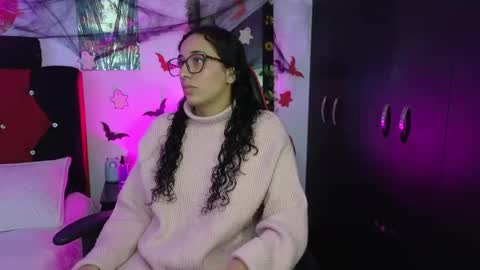 ivonemoon online show from October 2025 03:53:01 PM