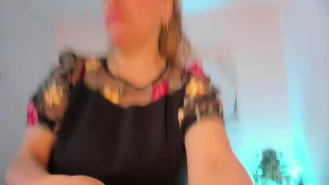 Snapshot of ivonne_4 chatting on April 2026 12:55:01 PM Ivonne online show from April 2026 12:55:01 PM