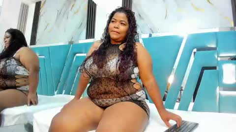 Snapshot of ivonne_brownn chatting on February 2026 12:25:01 PM Ivonny online show from February 2026 12:25:01 PM