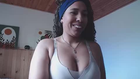 Snapshot of ivonne_collins33 chatting on February 2026 02:36:01 PM ivonne_collins33 online show from February 2026 02:36:01 PM