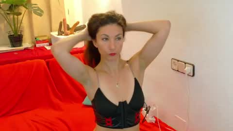 Ivonne online show from July 2026 07:49:01 AM