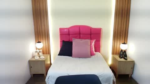 Snapshot of ivonneross_ chatting on February 2026 12:15:02 PM I V O N N E R O S S online show from February 2026 12:15:02 PM