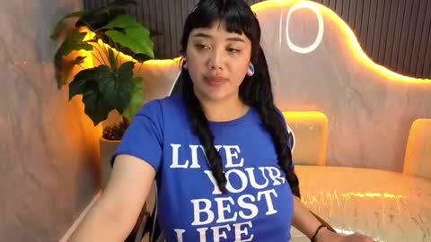 Ivonny online show from November 2025 07:36:02 PM