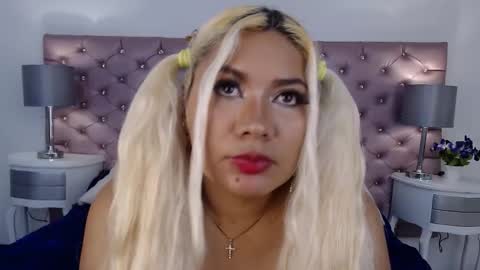 Snapshot of ivonnybon chatting on January 2026 03:20:01 AM IvonnyBon online show from January 2026 03:20:01 AM