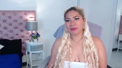 Snapshot of ivonnybon chatting on February 2026 03:11:02 AM IvonnyBon online show from February 2026 03:11:02 AM