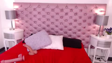 Snapshot of ivonnybon chatting on February 2026 03:26:01 AM IvonnyBon online show from February 2026 03:26:01 AM