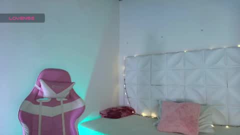 Snapshot of ivonnygoldie chatting on April 2026 09:13:01 PM Ivonny online show from April 2026 09:13:01 PM