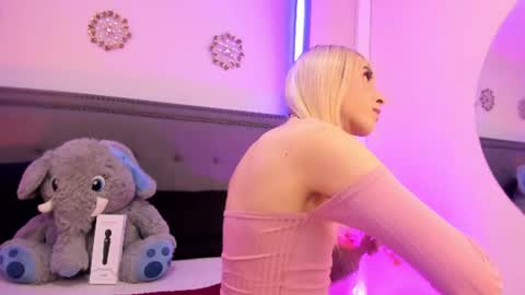 ivi rosse  online show from July 2026 01:47:01 PM