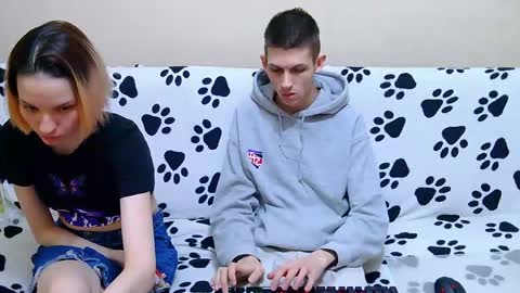 Ivy and Lester online show from April 2026 10:23:02 PM