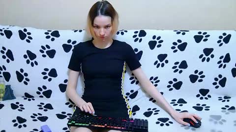 Ivy and Lester online show from May 2026 05:56:01 AM