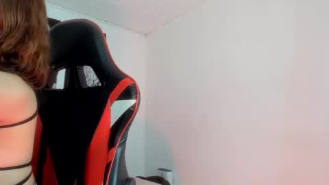 ivy_mya_ online show from October 2025 03:52:02 AM