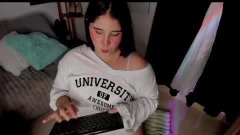 I V Y online show from June 2026 01:47:02 AM