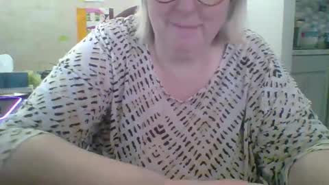 ivyjane3522 online show from April 2026 01:23:01 PM