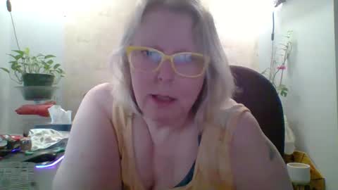 ivyjane3522 online show from May 2026 02:23:01 PM