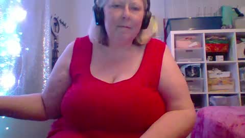ivyjane3522 online show from June 2026 03:23:02 AM