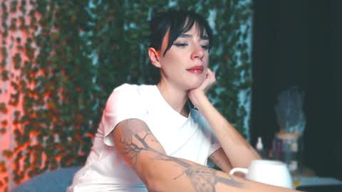 Miss Ivy online show from December 2024 07:12:01 PM