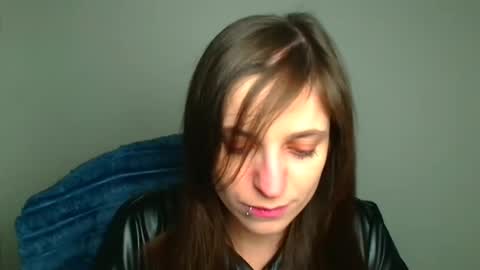 Snapshot of ivynoir_ chatting on April 2026 12:14:01 PM Ivy online show from April 2026 12:14:01 PM
