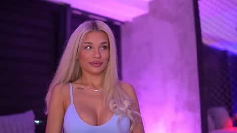 IvyRowa online show from September 2025 06:09:02 PM