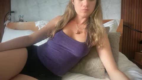 ivysagex online show from May 2026 04:19:01 AM